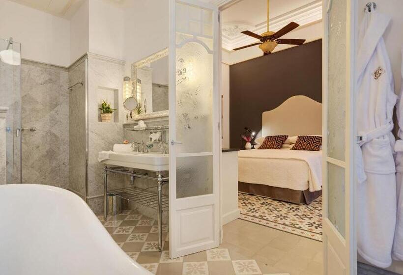 수피리어 주니어 스위트, Gloria De Sant Jaume