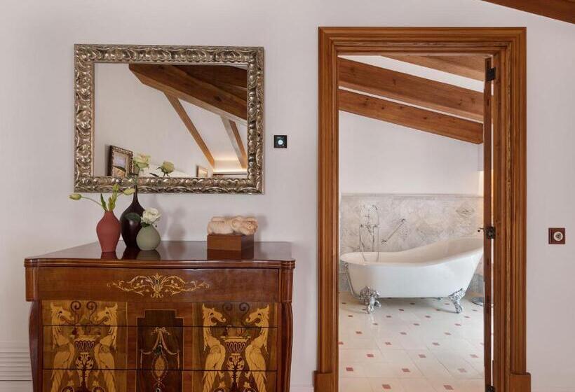 수피리어 주니어 스위트, Gloria De Sant Jaume