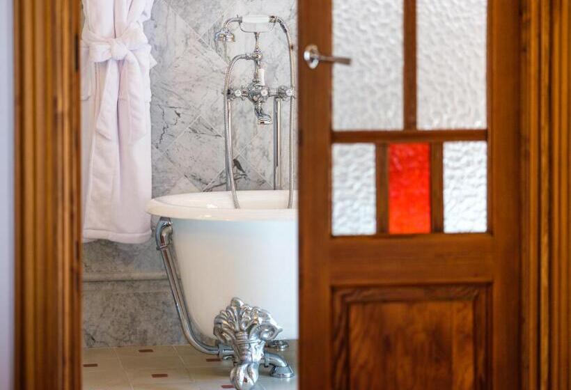 수피리어 주니어 스위트, Gloria De Sant Jaume