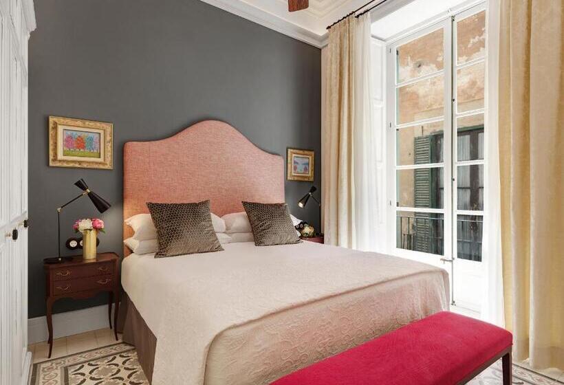 스탠다드 룸, Gloria De Sant Jaume