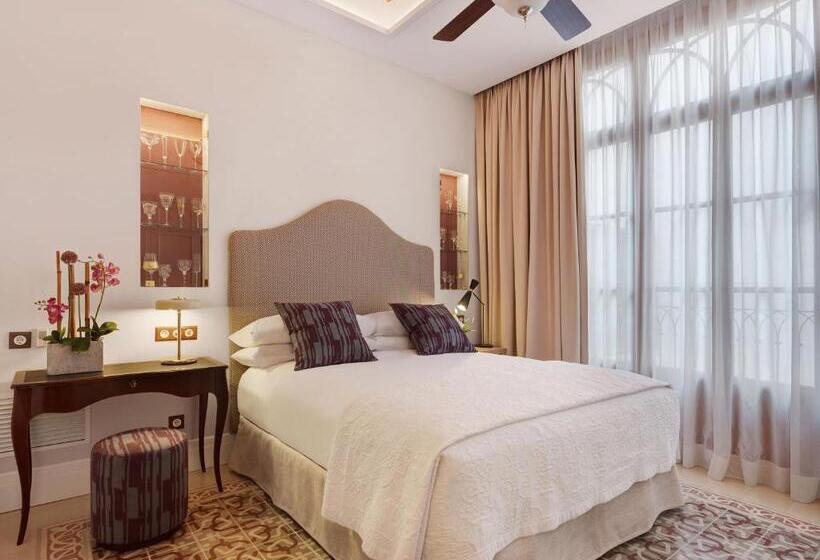 스탠다드 룸, Gloria De Sant Jaume