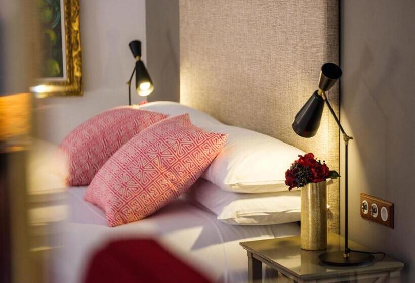 주니어 스위트, Gloria De Sant Jaume