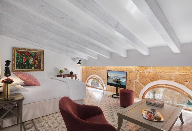 주니어 스위트, Gloria De Sant Jaume