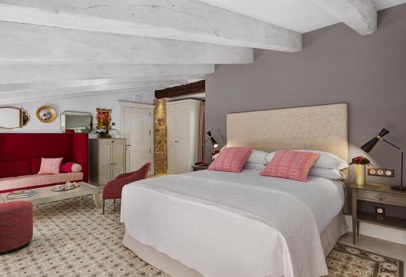 주니어 스위트, Gloria De Sant Jaume