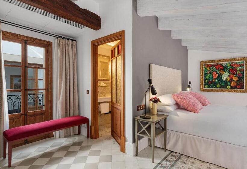 주니어 스위트, Gloria De Sant Jaume