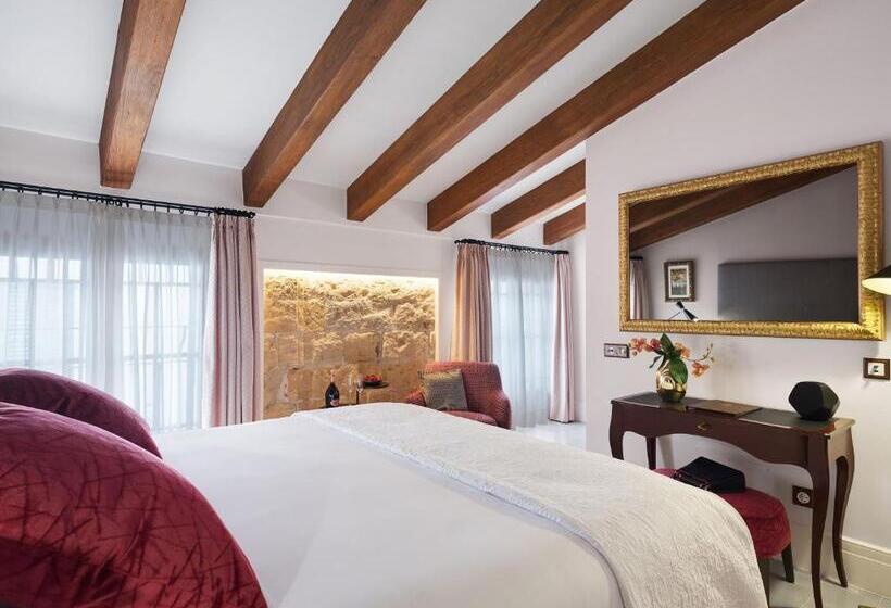 디럭스 룸, Gloria De Sant Jaume