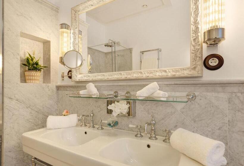 디럭스 룸, Gloria De Sant Jaume