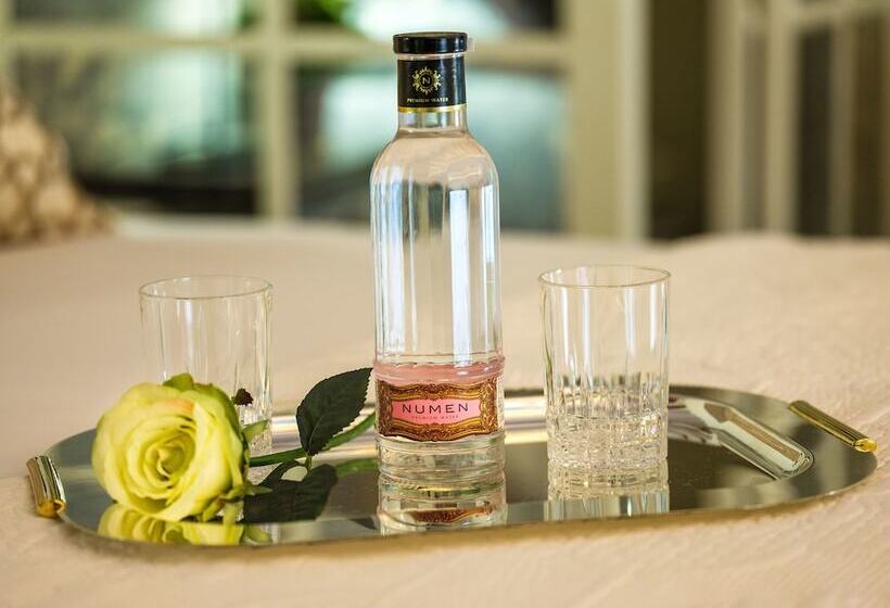 듀플렉스 스위트, Gloria De Sant Jaume