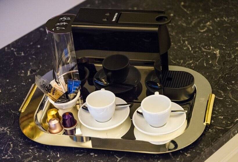 주니어 스위트, Gloria De Sant Jaume