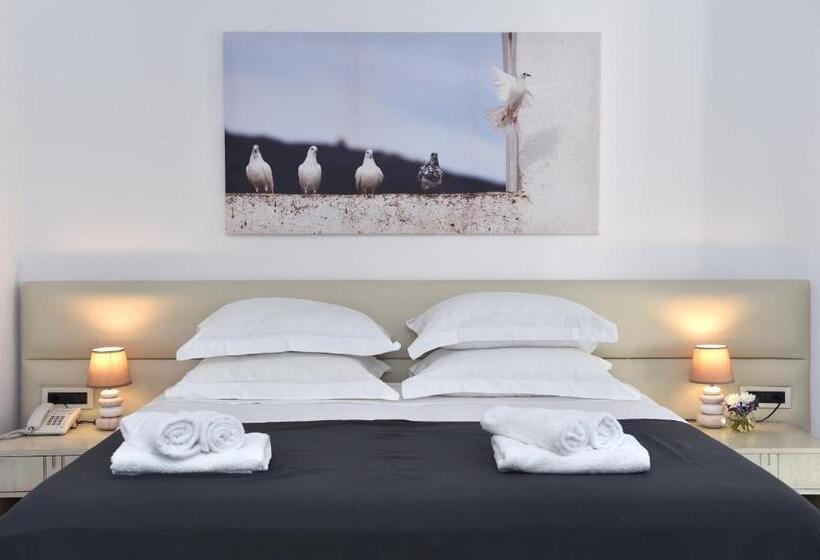 Семейный Номер, Mersina Exclusive