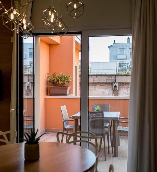 آپارتمان مدیریتی 2 خوابه, Metropol Ceccarini Suite   Luxury Apartments