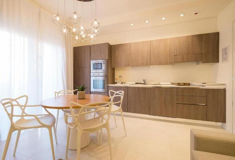 两卧行政公寓, Metropol Ceccarini Suite Luxury Apartments