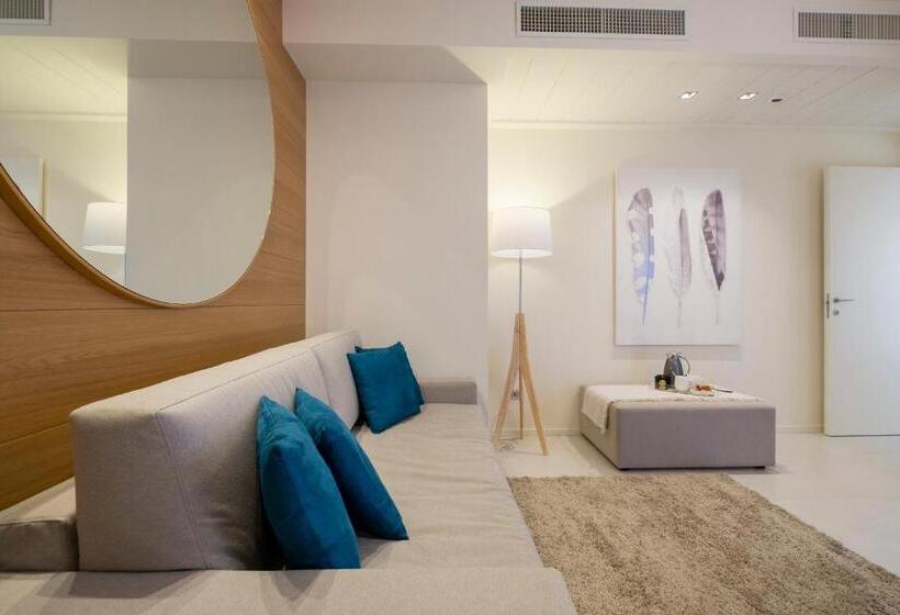 两卧行政公寓, Metropol Ceccarini Suite Luxury Apartments