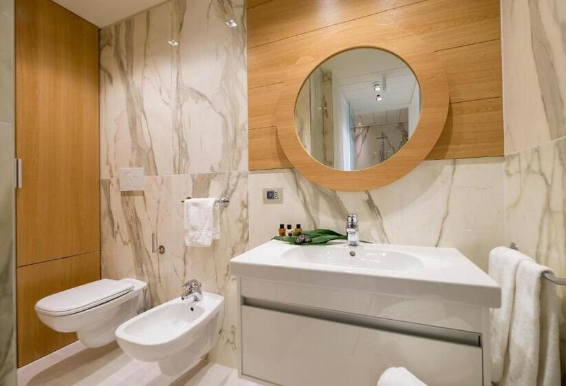 带1个卧室的舒适公寓, Metropol Ceccarini Suite Luxury Apartments