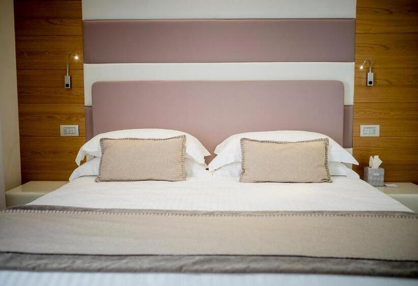 شقة إدارية غرفتين نوم, Metropol Ceccarini Suite Luxury Apartments