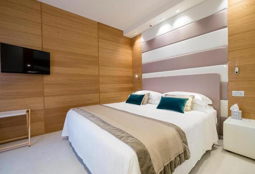 带1个卧室的舒适公寓, Metropol Ceccarini Suite Luxury Apartments