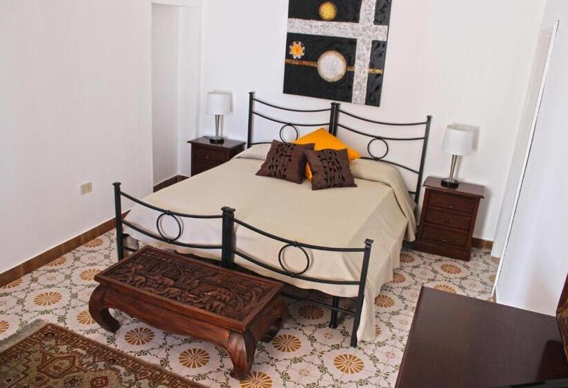 带海景的高档三人间, Ristorante O Palmo Inn