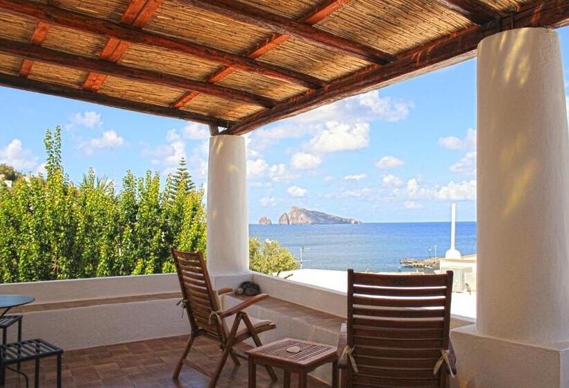غرفة سوبيريور ثلاثية مطلّة علي البحر, Ristorante O Palmo Inn