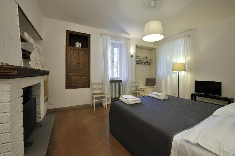 דירת חדר, Un Petit Paradis