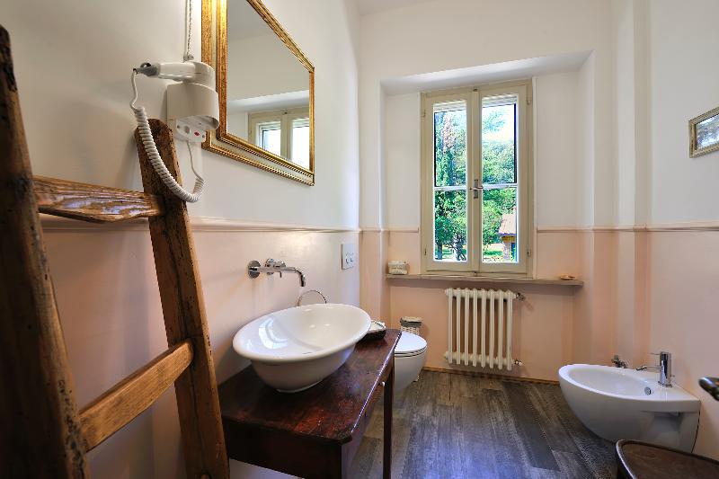 חדר משפחתי, Un Petit Paradis