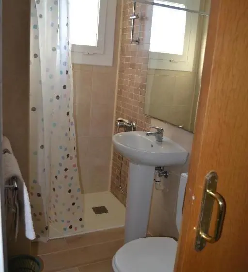 Standard Kolmen Hengen Huone, Hostal Casa Torrent