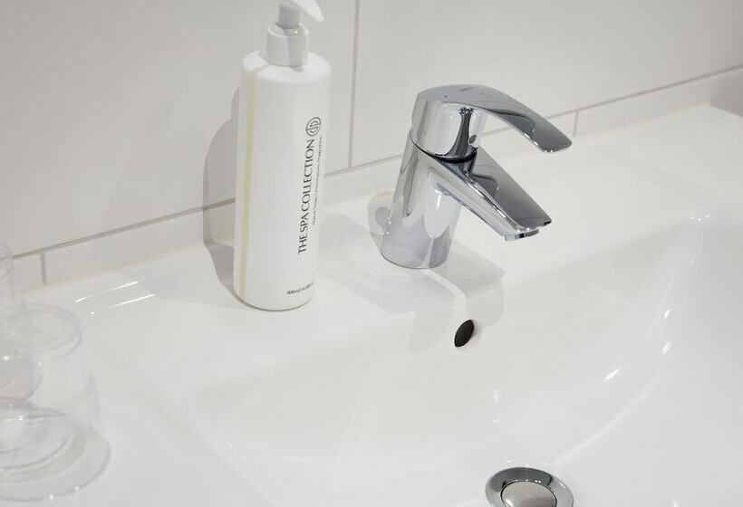 Standard Triple Room, Corendon Village Amsterdam