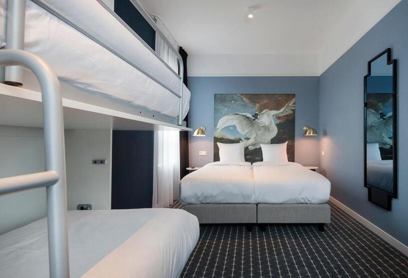 Standard Quadruple Room, Corendon Village Amsterdam