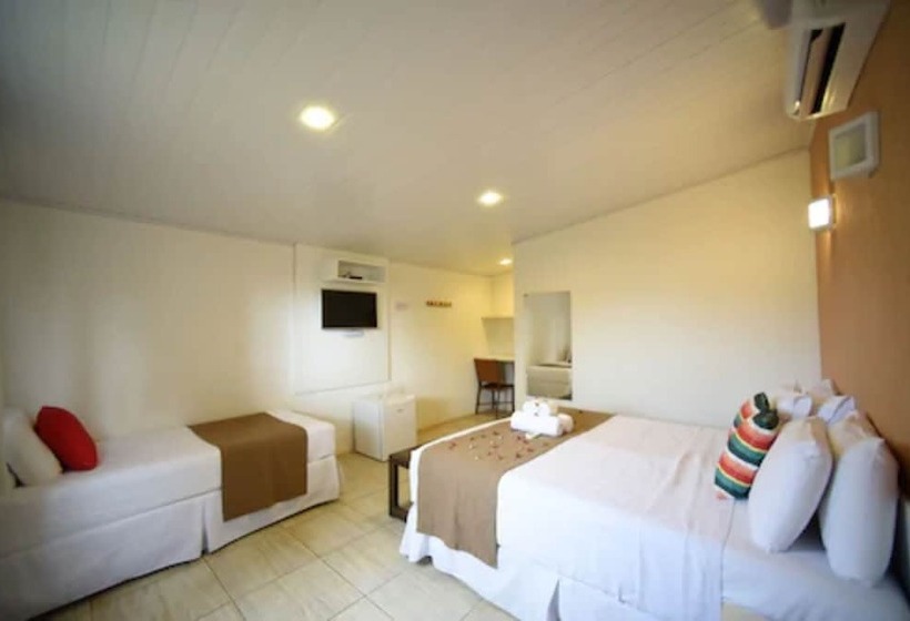 Quarto Triplo Estandar, Pousada Malibu