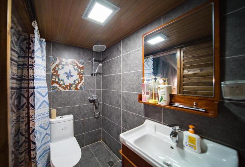 标准间, Tuo Tuo Guest House