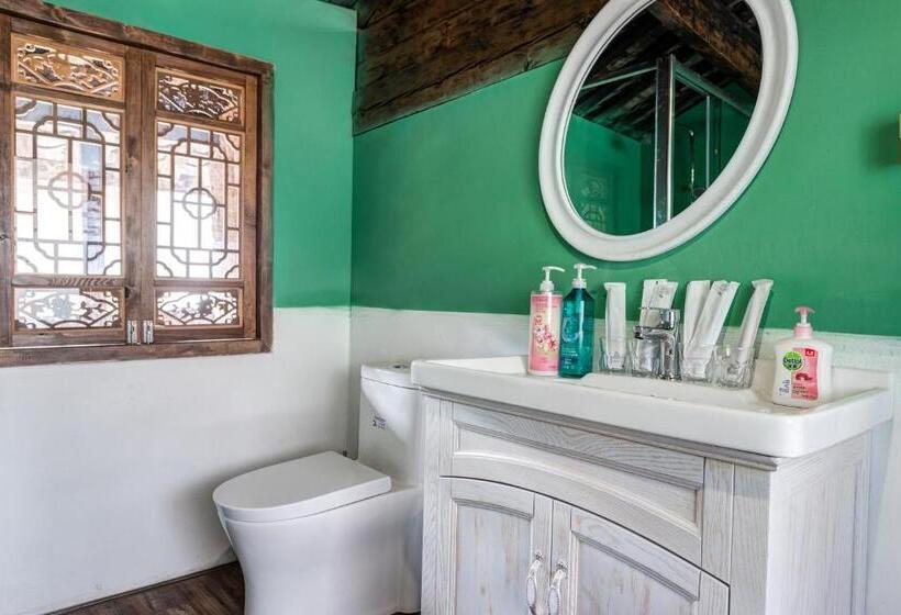 带露台的套间, Tuo Tuo Guest House