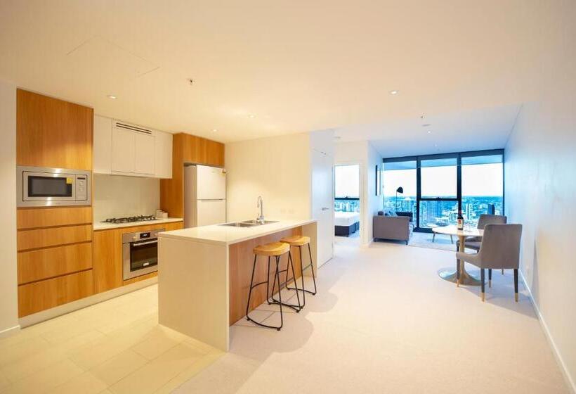 1 Bedroom Apartment City View