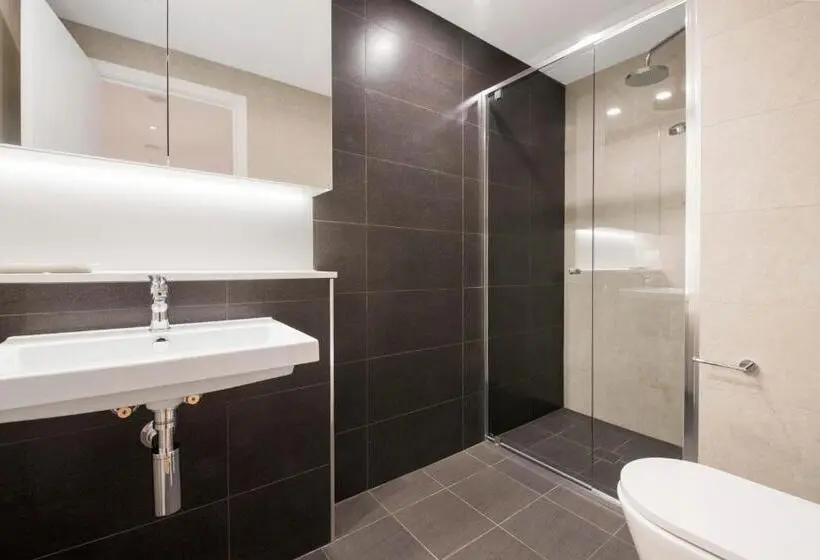 2 Bedrooms Apartment City View