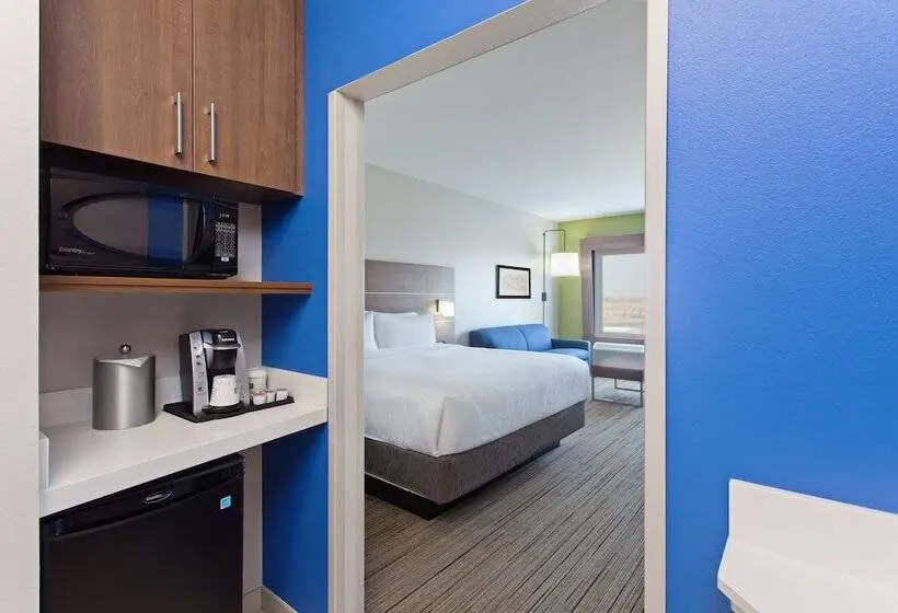身障者適用スイートルーム, Holiday Inn Express & Suites   Moses Lake, An Ihg