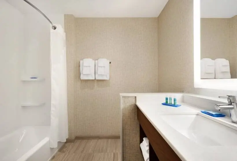 スイート, Holiday Inn Express & Suites   Cincinnati South   Wilder, An Ihg
