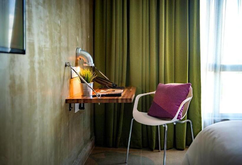 Номер Superior, Ibis Styles Kota Kinabalu Inanam