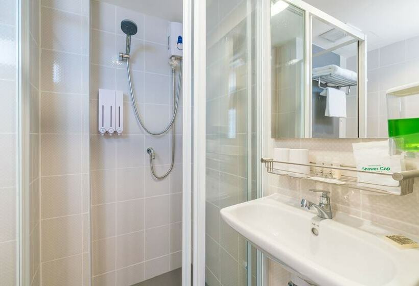 اتاق سوپریور, Koon Hotel Sukhumvit