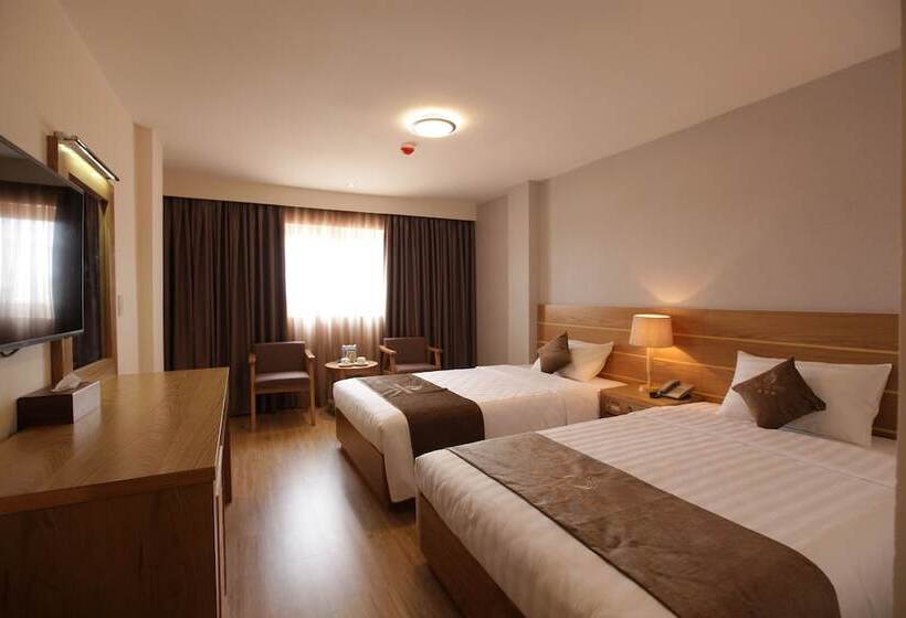 اتاق لوکس سه تخته, Minh Tam Hotel & Spa 3/2