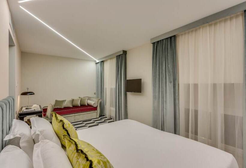 اتاق استاندارد چهار تخته, Otivm