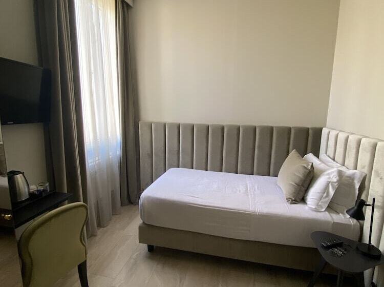 اتاق استاندارد یک نفره, Otivm