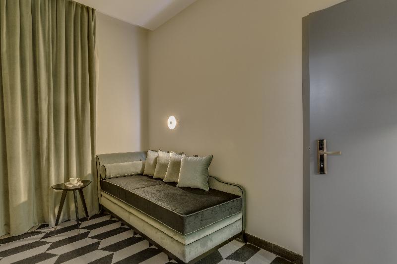 اتاق استاندارد چهار تخته, Otivm