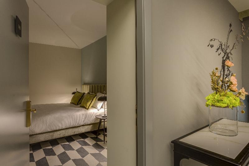 اتاق اکونومی, Otivm