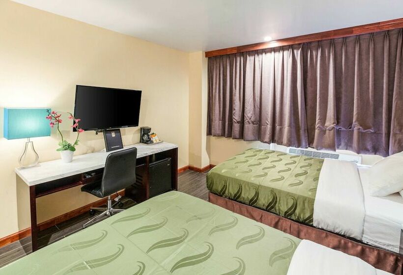 ２ダブルベッドのスタンダードルーム, Quality Inn Near Sunset Park