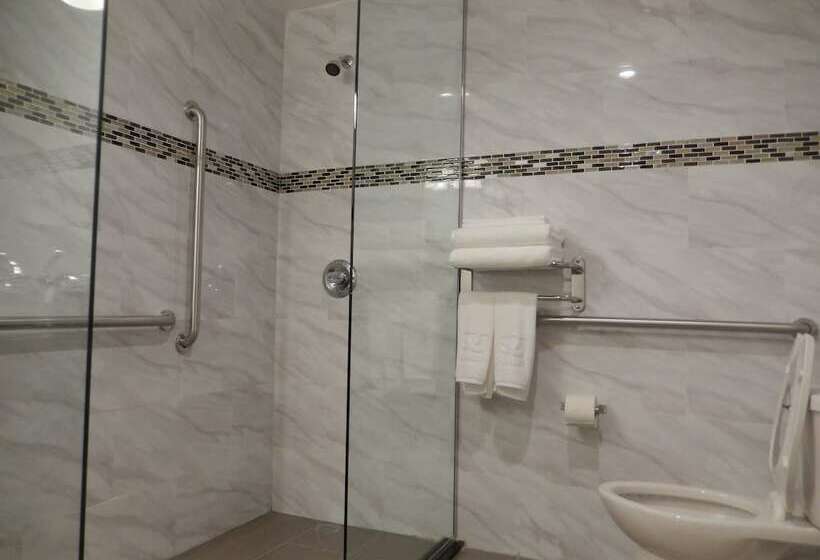 ２ダブルベッドのスタンダードルーム, Quality Inn Near Sunset Park