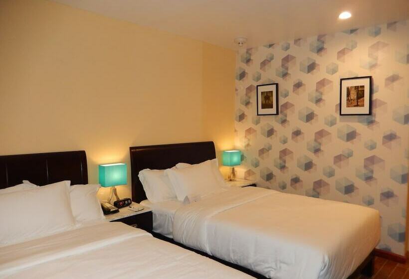 ２ダブルベッドのスタンダードルーム, Quality Inn Near Sunset Park