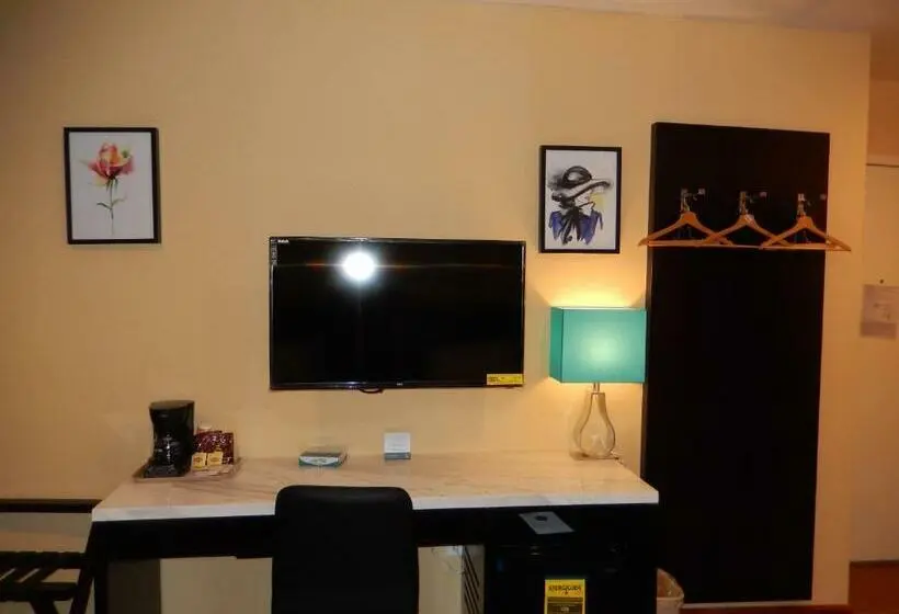 اتاق استاندارد با تخت بزرگ, Quality Inn Near Sunset Park