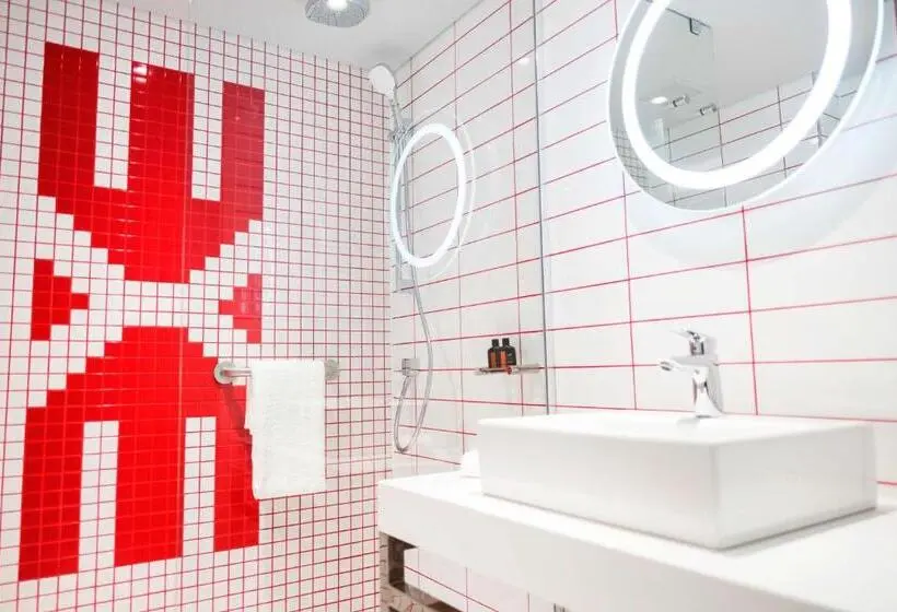 スーペリアファミリールーム, Radisson Red Hotel V&a Waterfront Cape Town