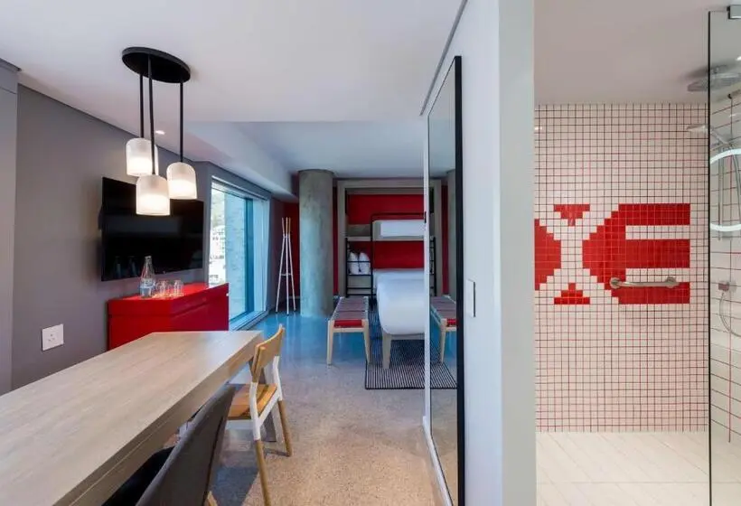 スーペリアファミリールーム, Radisson Red Hotel V&a Waterfront Cape Town