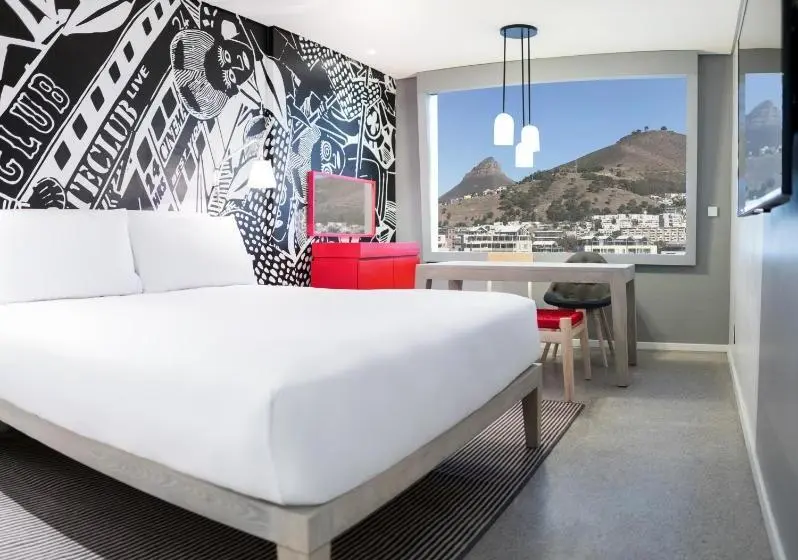 山の見えるスーペリアルーム, Radisson Red Hotel V&a Waterfront Cape Town