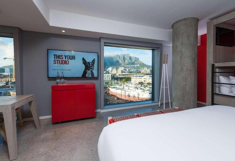 Семейный Номер Вид на Горы, Radisson Red Hotel V&a Waterfront Cape Town