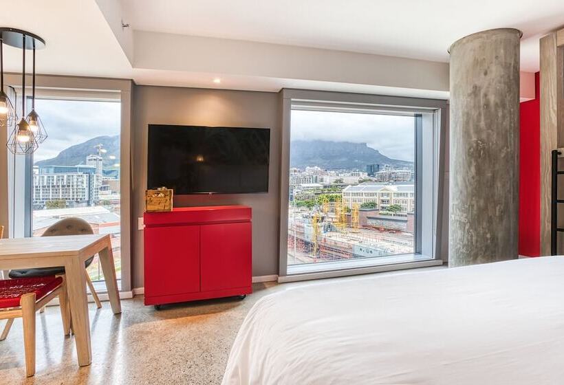 Семейный Номер Вид на Горы, Radisson Red Hotel V&a Waterfront Cape Town